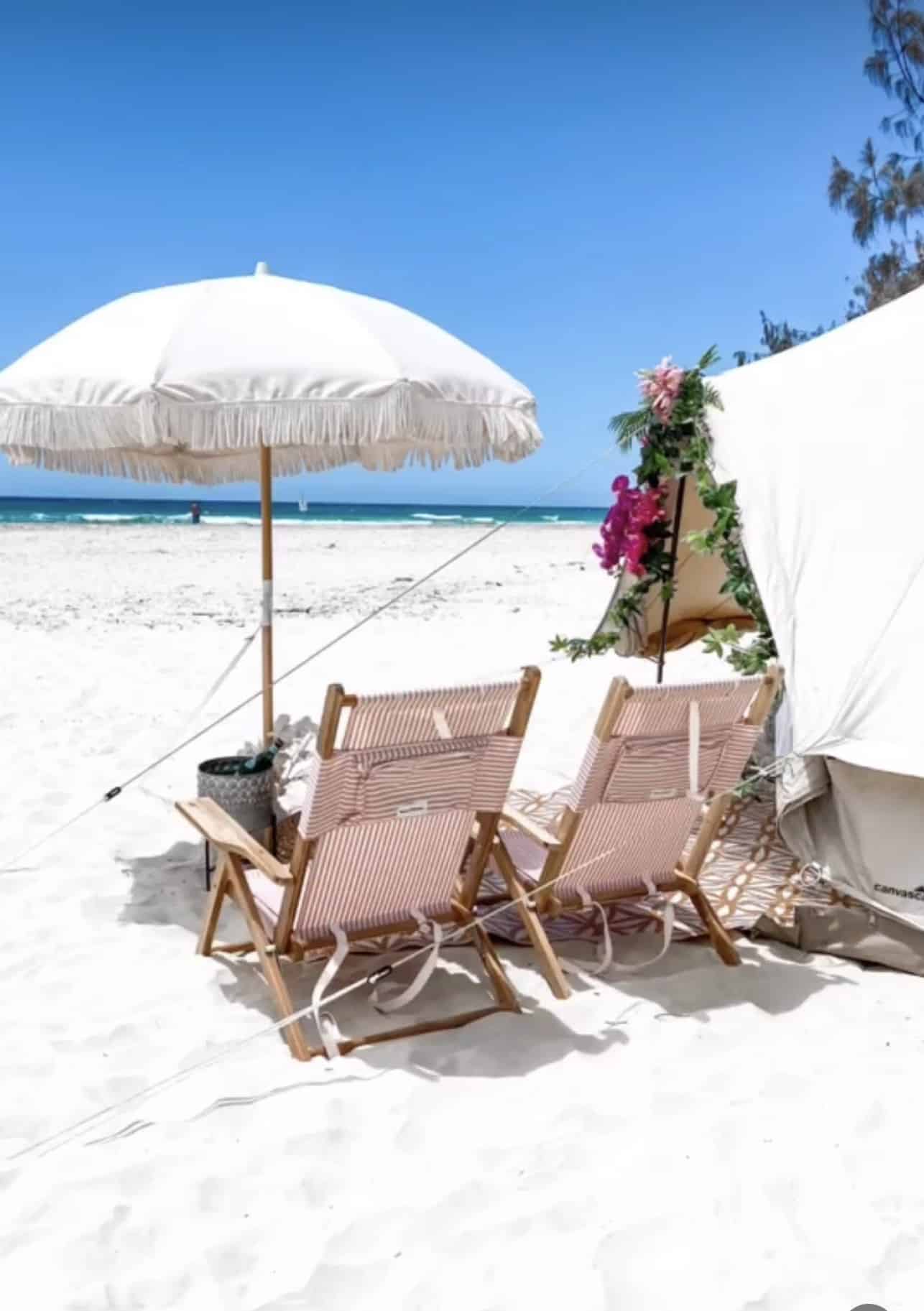 Proposal Picnic on North Stradbroke — by Helicopter (Straddie Tipis) 1 Proposal Picnic on North Stradbroke — by Helicopter (Straddie Tipis)